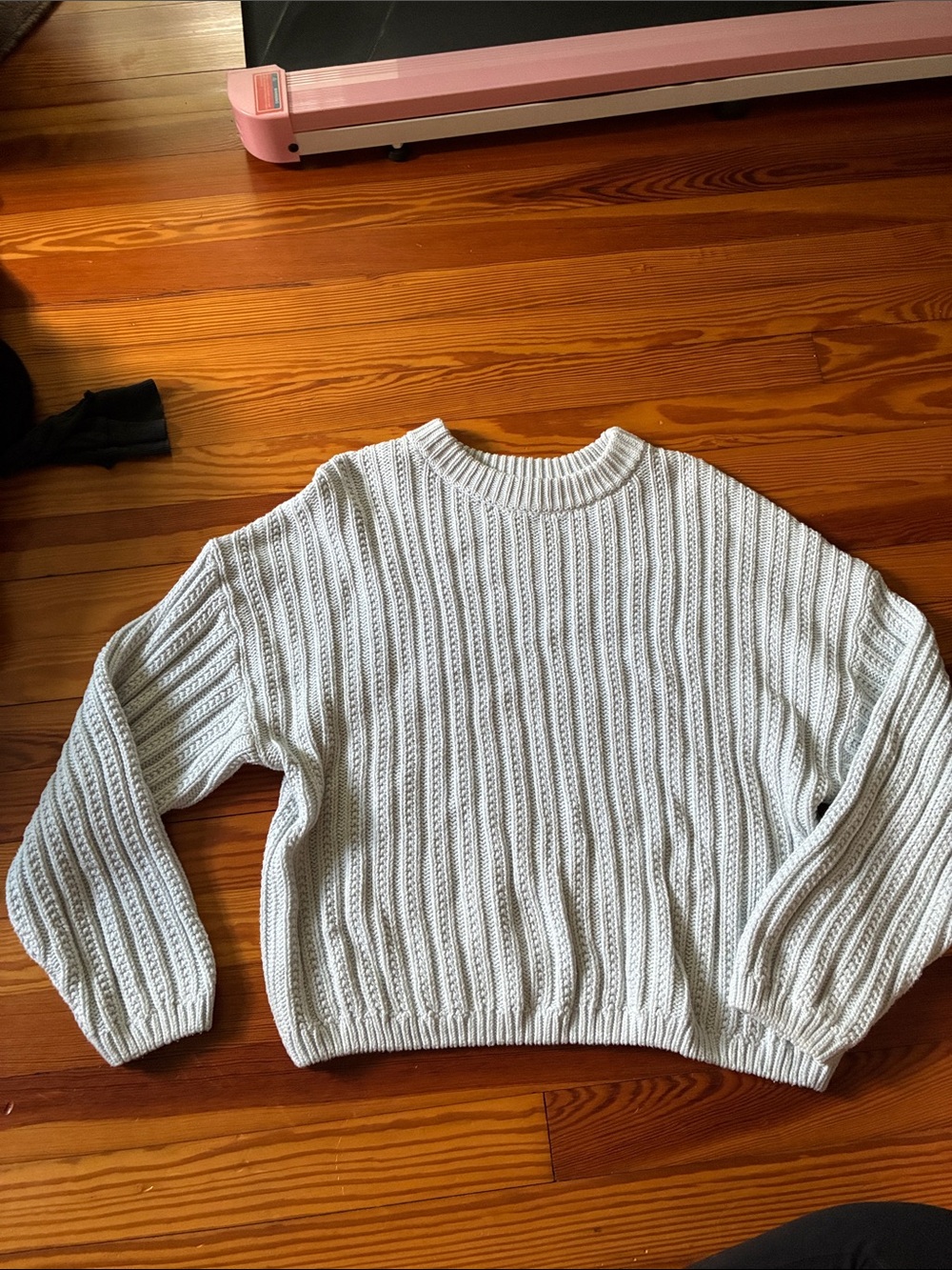 Universal Thread Cream Cable Knit Crewneck Sweater